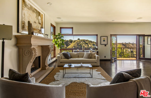 Property photo of 2125 Kew DR