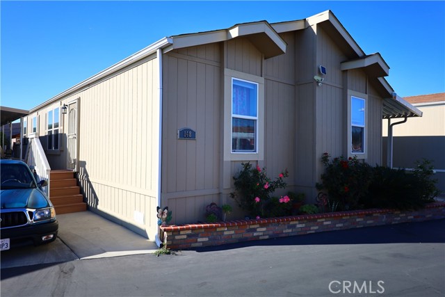 Property photo of 1931 E Meats AV