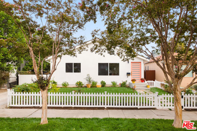 Property photo of 5828 Irvine AV