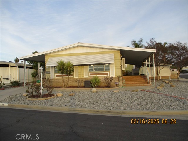 Property photo of 26148 Queen Palm DR
