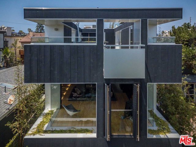 Property photo of 21 27th AV