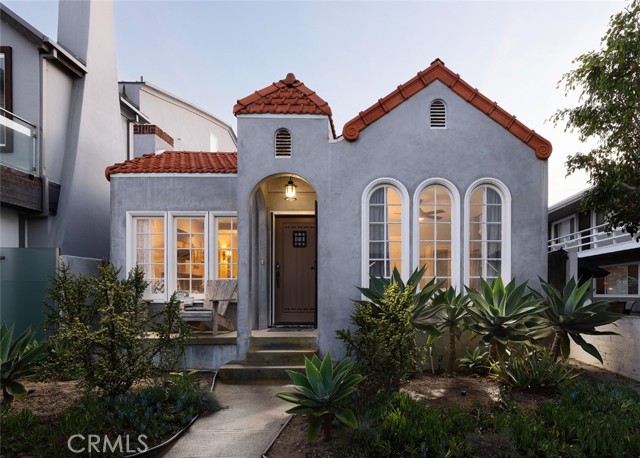 Property photo of 1113 W Balboa BL