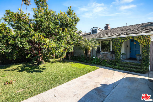 Property photo of 10530 Moorpark ST