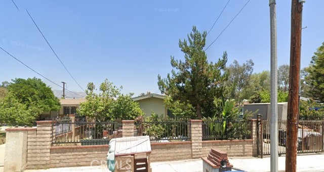 Property photo of 11718 Borden AV