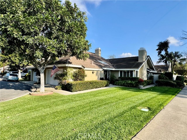 Property photo of 9 SINGINGWOOD #35