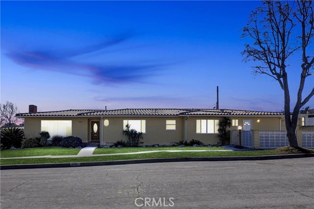 Photo of 266 Regent Cr