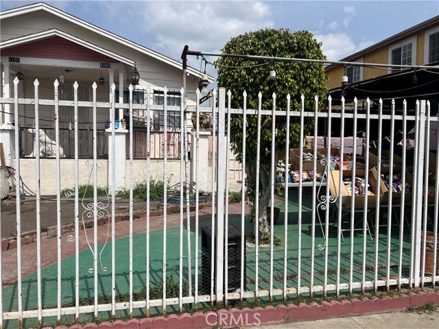 Property photo of 1105 E 113th ST