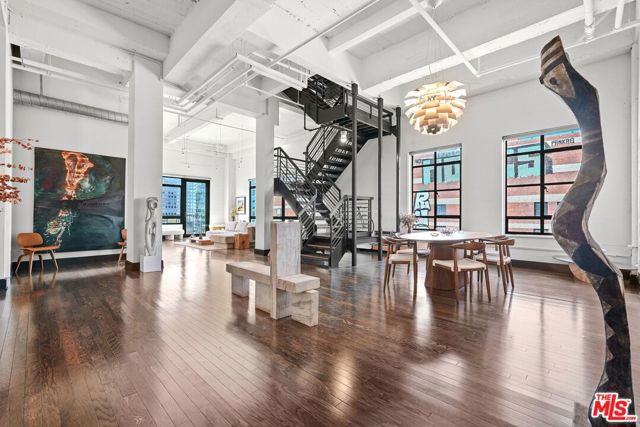 Property photo of 849 S Broadway