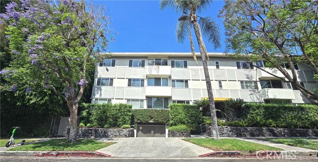 Property photo of 1525 N Hayworth AV