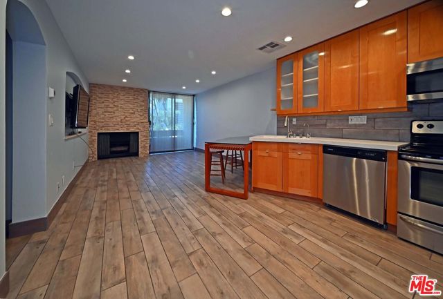 Property photo of 740 N Kings RD