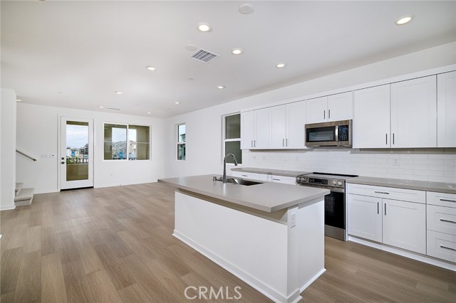 Property photo of 6046 Fairfax DR