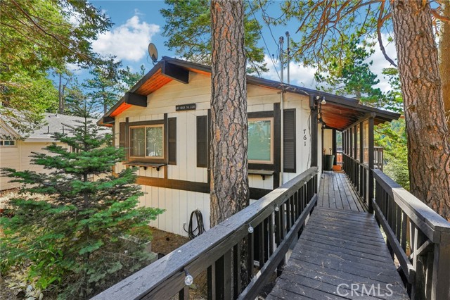 Property photo of 761 W Victoria CT
