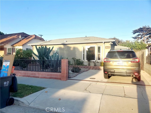 Photo of 1304 N Van Ness Av