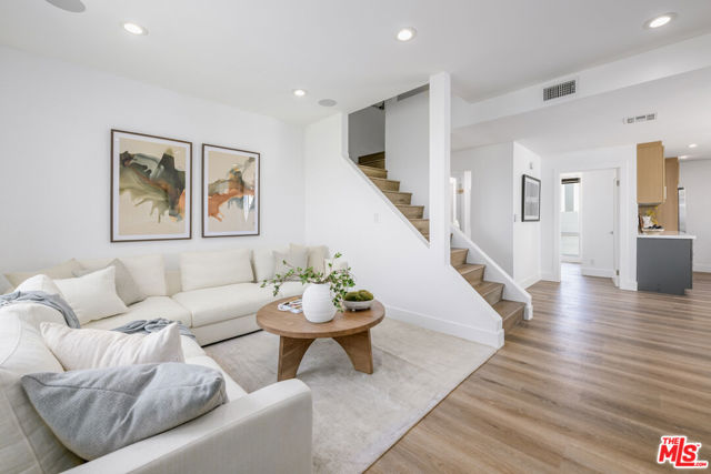 Property photo of 1080 Everett PL