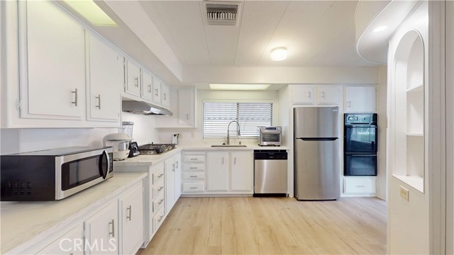 Property photo of 3595 Santa Fe Ave