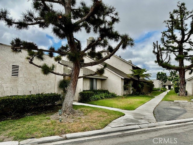 Property photo of 10087 Hidden Village