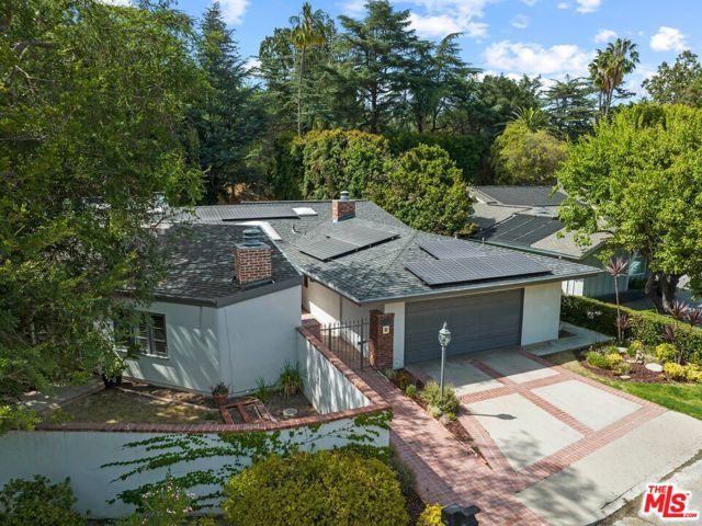 Property photo of 15649 Woodfield PL