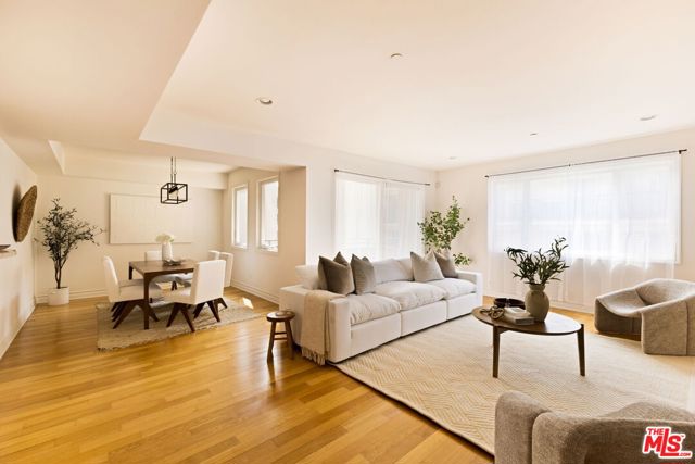 Property photo of 325 Arnaz DR