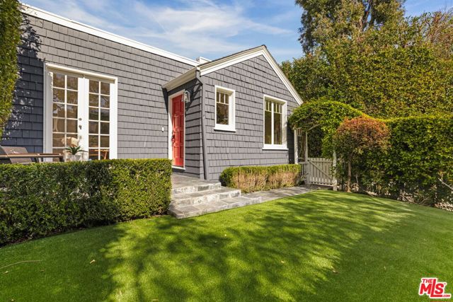 Property photo of 8923 Dorrington AV