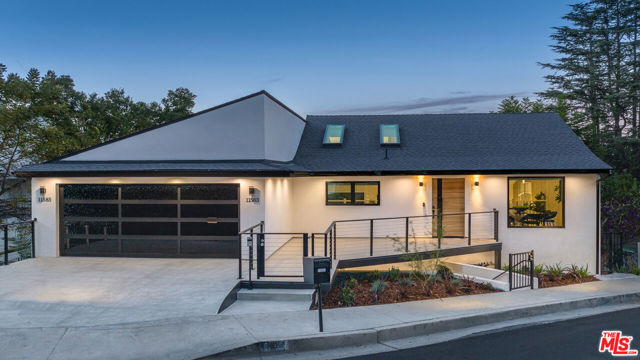 Property photo of 11583 Sunshine TE