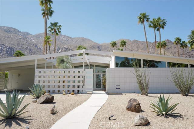 Property photo of 823 N Fair CR