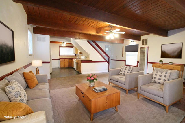 Property photo of 907 W Rainbow BL