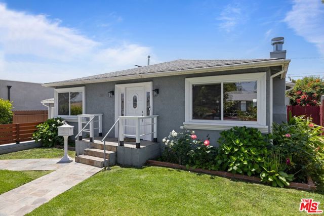 Property photo of 3551 S Bentley AV