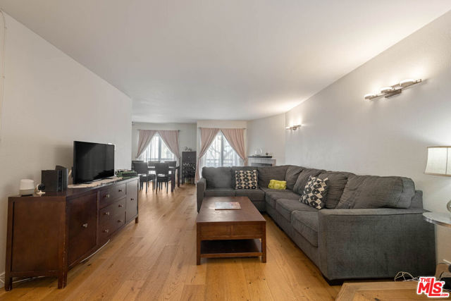 Property photo of 1515 S Beverly DR
