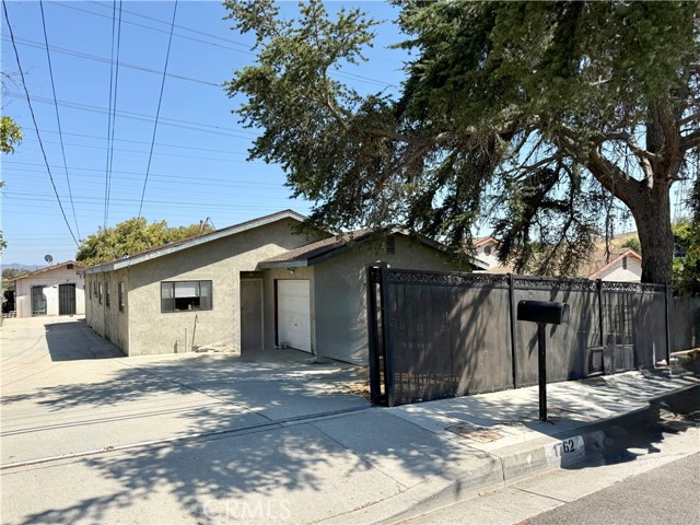 Property photo of 1762 Redding AV