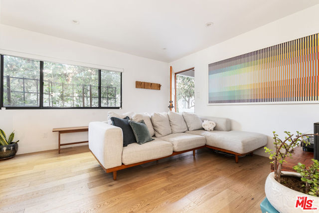 Property photo of 331 Brooks AV