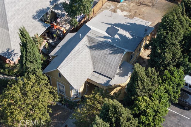 Property photo of 810 E 2nd ST