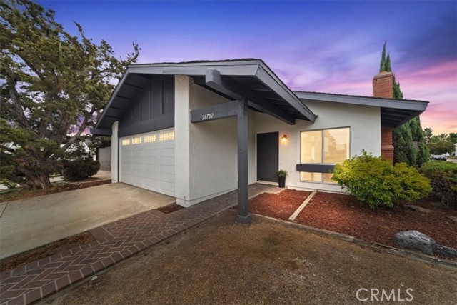 Property photo of 26702 via linares