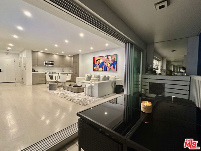 Property photo of 999 N Doheny DR