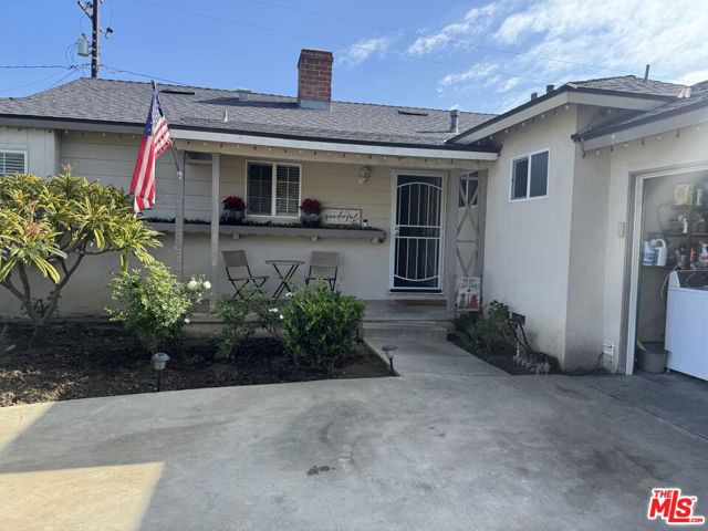 Property photo of 10424 Scott AV