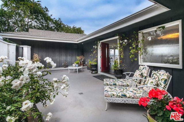 Property photo of 3200 Wrightwood DR