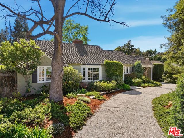 Property photo of 11122 Valley Spring LN