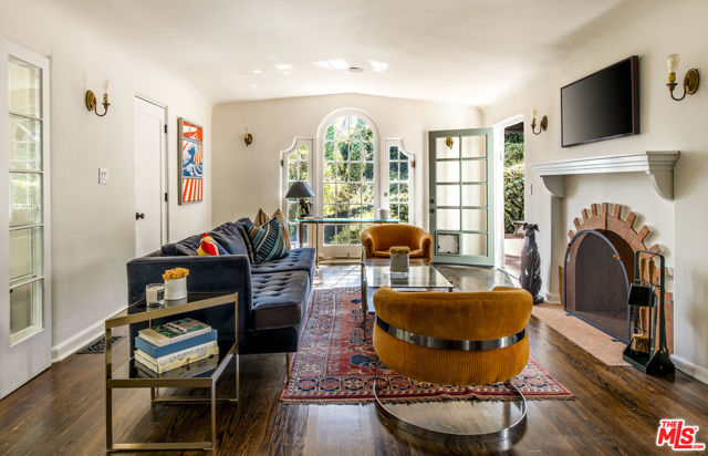 Property photo of 6749 Whitley TE