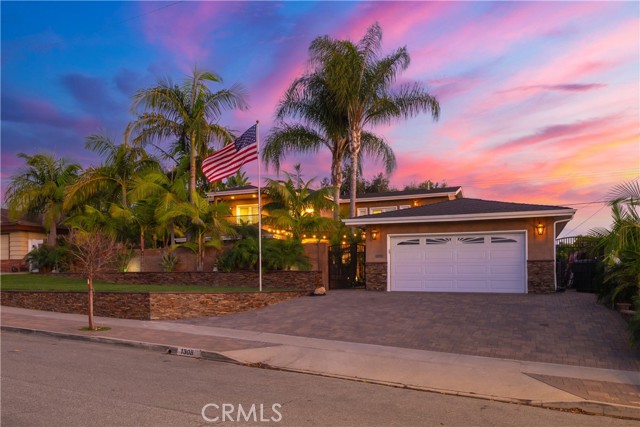 Photo of 1308 Las Lomas Dr