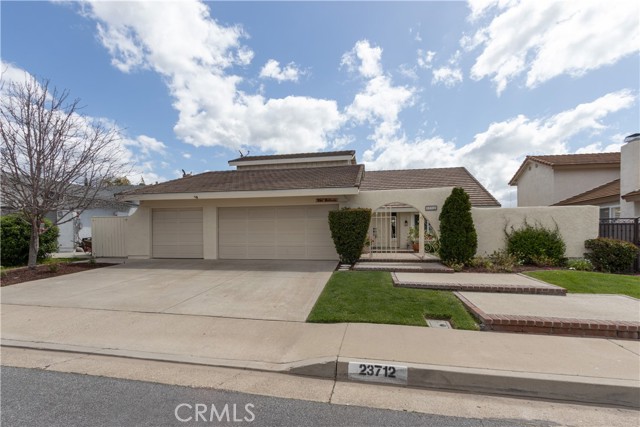 Photo of 23712 Avenida Columbia