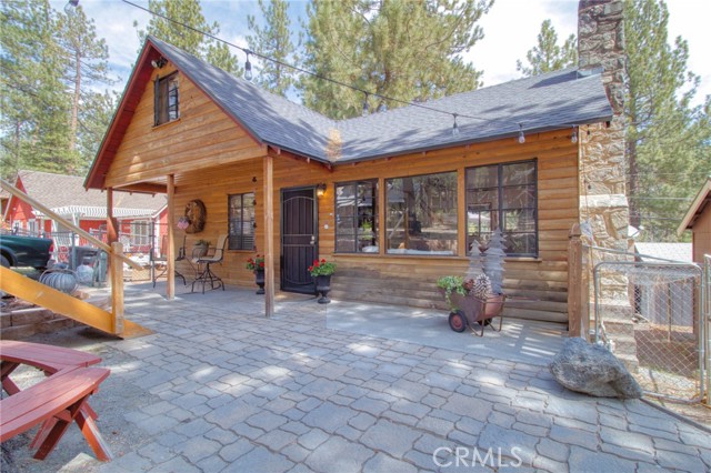 Property photo of 1154 Lark RD