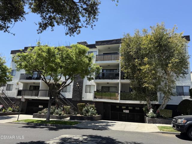 Property photo of 635 E Elmwood AV