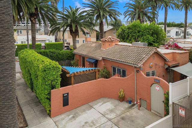 Property photo of 858 N Poinsettia Place