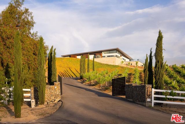 Property photo of 36453 Via El Pais Bonita