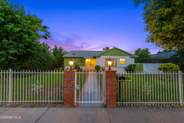 Property photo of 20428 Roscoe BL