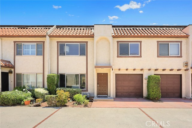 Property photo of 931 W Duarte RD