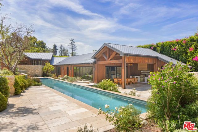 Property photo of 937 Las Lomas AV