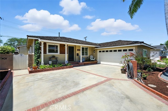 Property photo of 853 Roxanne AV
