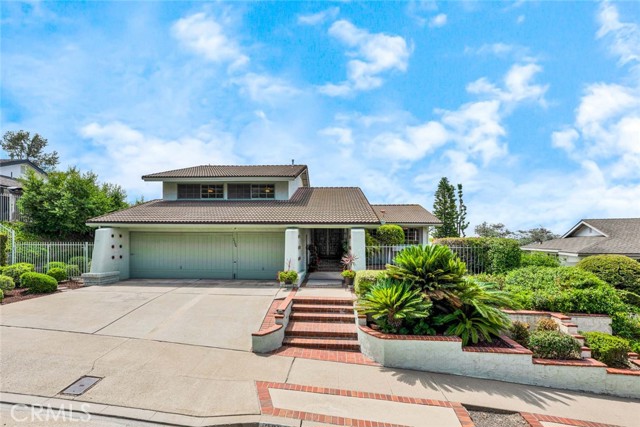 Property photo of 2204 E White Lantern LN
