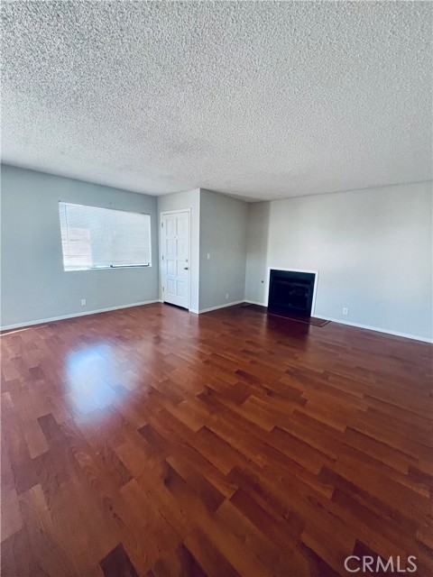 Property photo of 1549 W 146th St