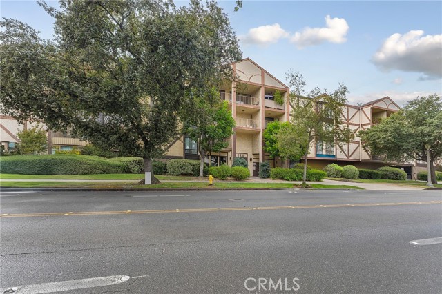 Property photo of 125 N Allen AV